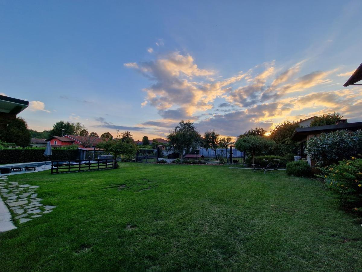 La Tana Dei Corgi Bed and Breakfast Moncrivello Eksteriør billede