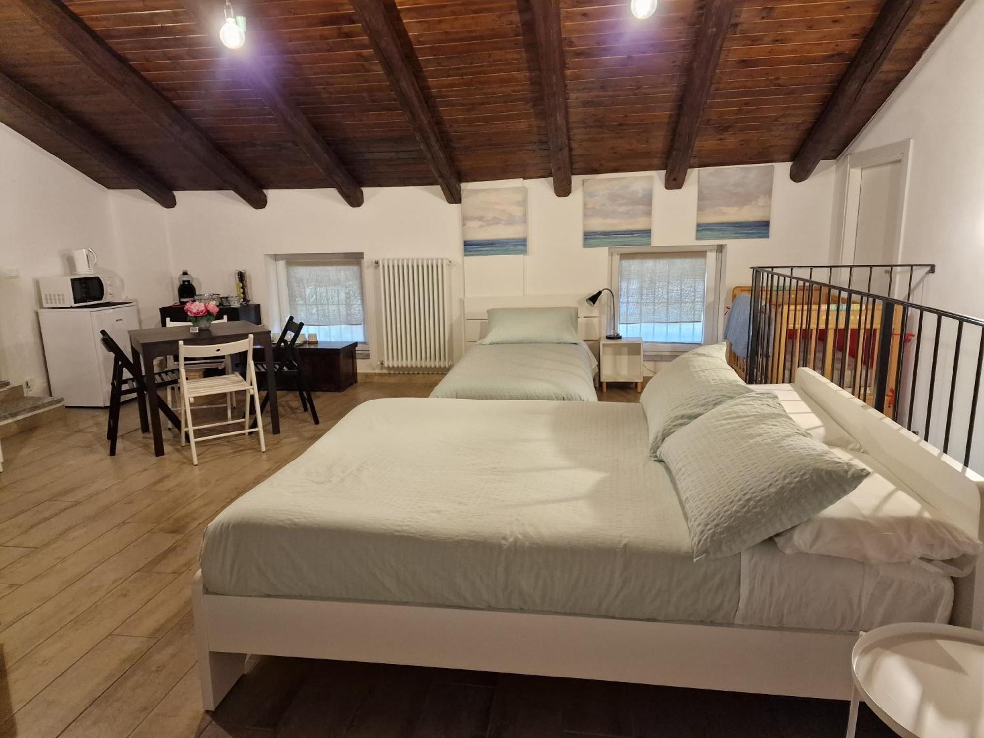 La Tana Dei Corgi Bed and Breakfast Moncrivello Værelse billede