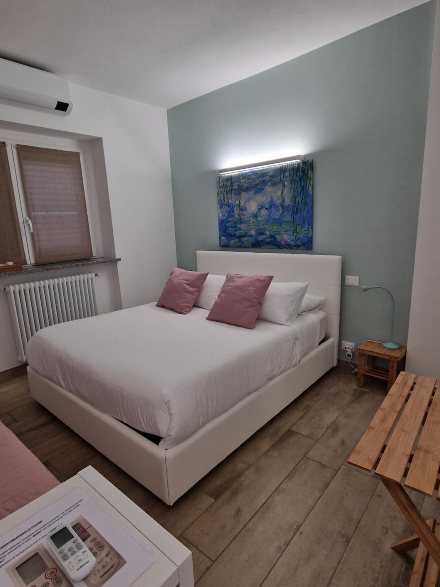 La Tana Dei Corgi Bed and Breakfast Moncrivello Værelse billede